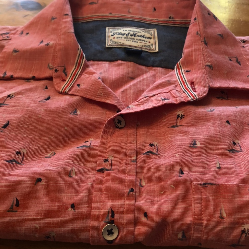Flag & Anthem short sleeve button down men’s  size medium very nice condition